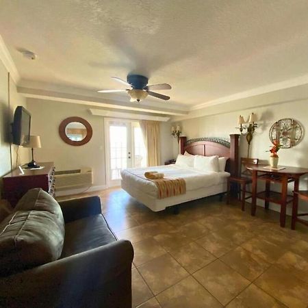 Beso Del Sol Resort Данидин Екстериор снимка